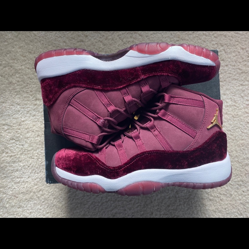Air Jordan 11 Heiress velvet